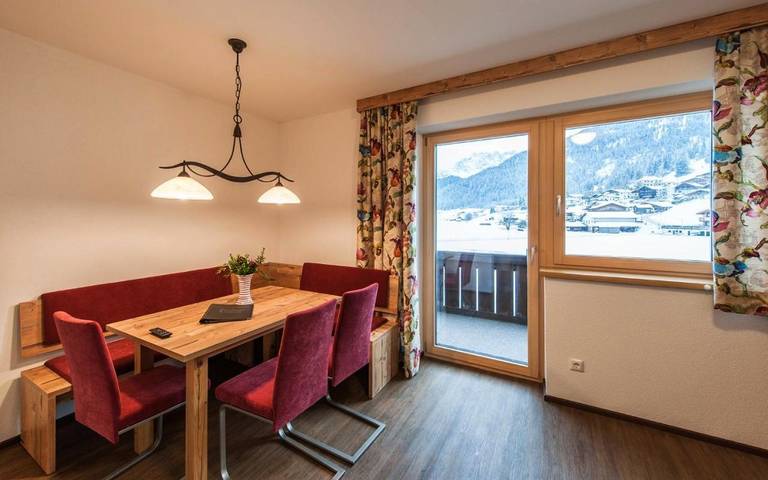 Ferienwohnung für 4 Personen, mit Terrasse und Garten in Lermoos