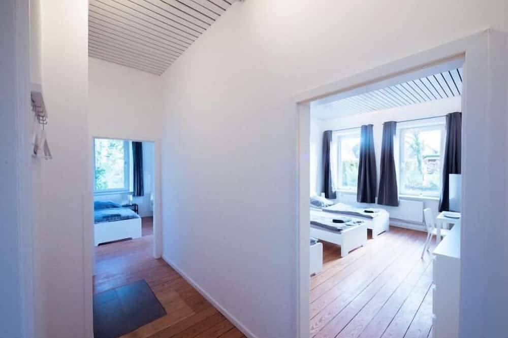 Ganze Wohnung, Monteurwohnung für 8 Personen in Gülzow – Wlan, Aufenthaltsraum, Parkplatz, Nähe Hamburg in Gülzow, Kreis Herzogtum Lauenburg