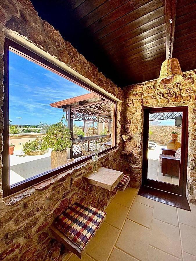 Gîte pour 4 personnes, avec balcon et jacuzzi, adapté aux familles à Torre Santa Susanna - 4