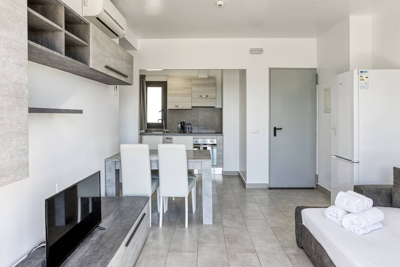Apartamento "Giuliano Superior 4" con balcón y Wi-Fi in Castellón de Ampurias, Alt Empordà