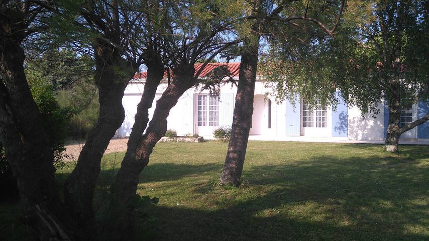 Gîte pour 6 personnes, avec jardin et terrasse à Lagord