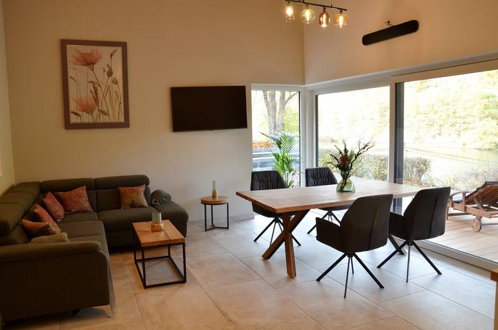 Ferienhaus für 4 Personen, mit Terrasse und Sauna sowie Ausblick und Seeblick in der Eifel - 2