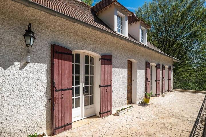 Location de vacances pour 8 personnes, avec terrasse ainsi que piscine et jardin dans Brantôme en Périgord - 3