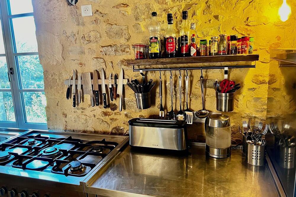 Romantische wijnboerderij met zwembad, buitenkeuken en pizza-oven. in Veyrines-de-Domme, Périgord Noir