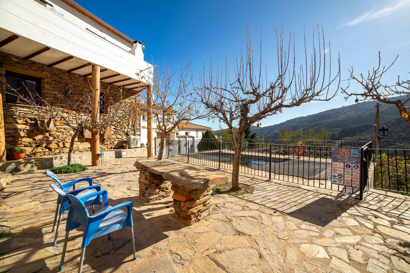 Appartement dans l'hôtel 'Yerbaluisa' avec vue sur les montagnes in Laroya, Province d'Almería