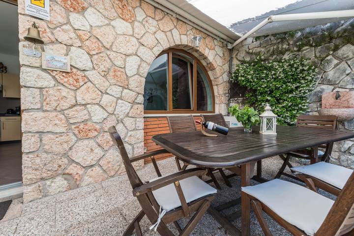 Ferienwohnung für 5 Personen, mit Seeblick und Garten in Torri del Benaco - 2