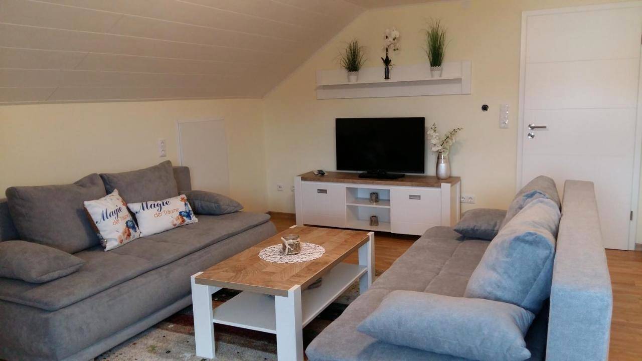 Ganze Wohnung, Apartment with Garden View in Büchelkühn, Schwandorf
