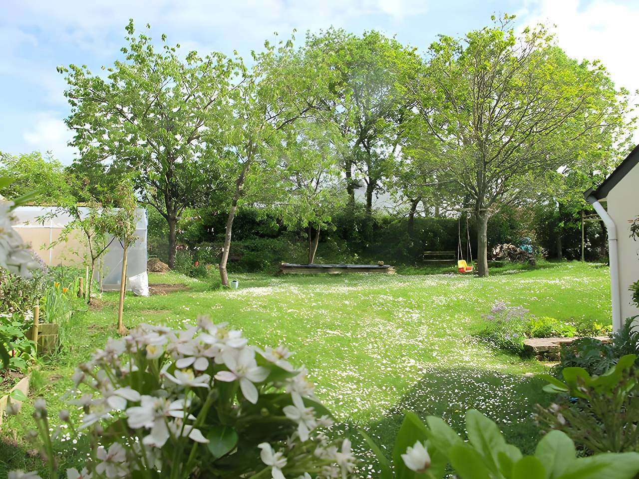 Bed & Breakfast 'Sferenn – Chambre d’hôtes' mit Gemeinschaftsterrasse, Garten und Wlan in Baden, Côte des Mégalithes