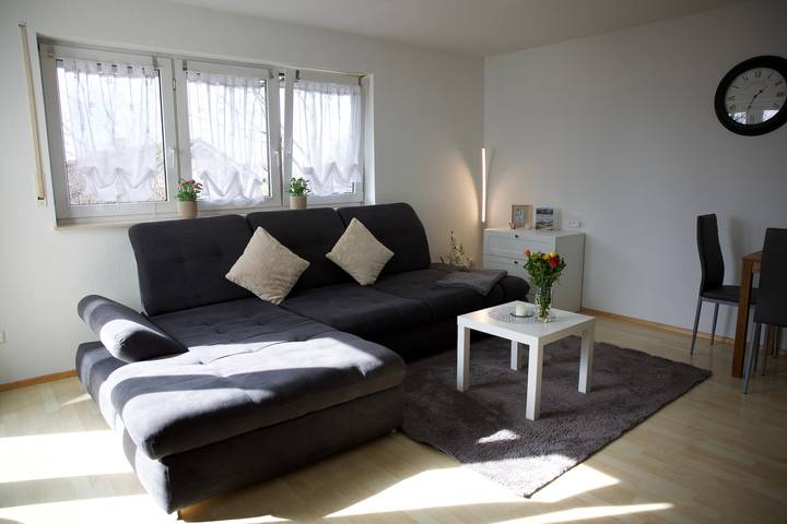 Appartement entier, Hébergement moderne à Leutkirch avec vue sur les montagnes, Wi-Fi et balcon in Reichenhofen, Leutkirch im Allgäu