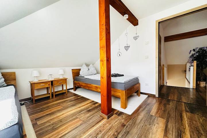 Ferienwohnung für 6 Personen, mit Balkon und Whirlpool sowie Garten in Cottbus - 4