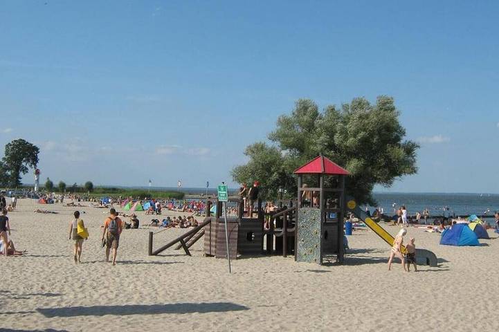 Entire apartment, Waterfront Vacation Rental with Wi-Fi – in Liepgarten, near Ueckermünde in Liepgarten, Vorpommern Greifswald