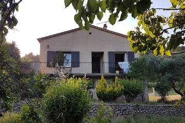 Location de vacances pour 4 personnes, avec jardin à Riez