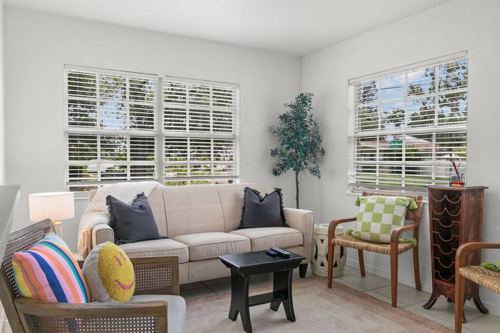 Vacation home for 4 people, with yard, kid friendly in Tampa