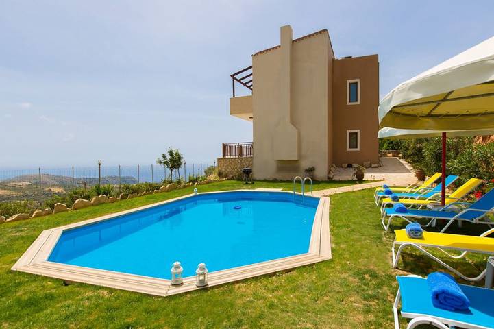 Ferienhaus für 5 Personen, mit Meerblick und Balkon sowie Terrasse und Garten