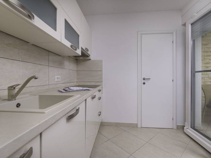 Ganze Wohnung, Apartment Seafront Maris - 4 in Soline, Krk