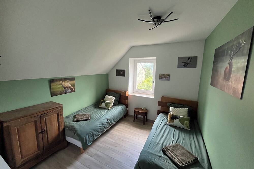 Cozy family home with a pool and spacious outdoor areas - New in La Trimouille, Vienne