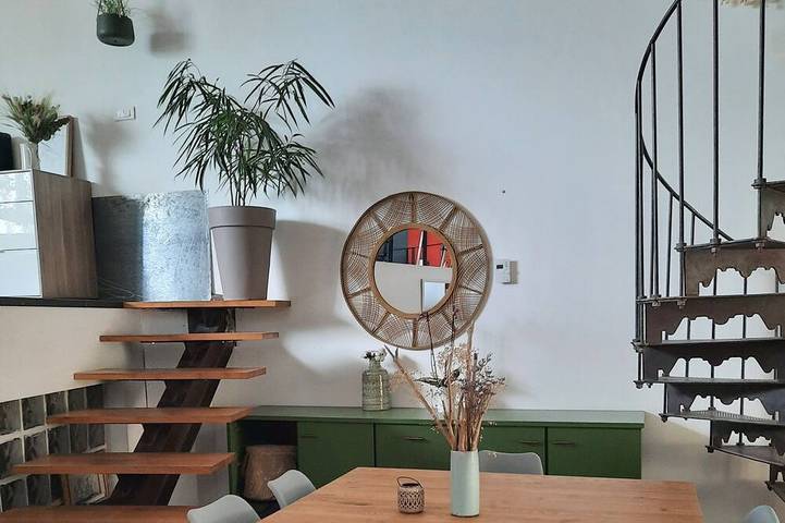 Gîte pour 6 personnes, avec terrasse à Tressan
