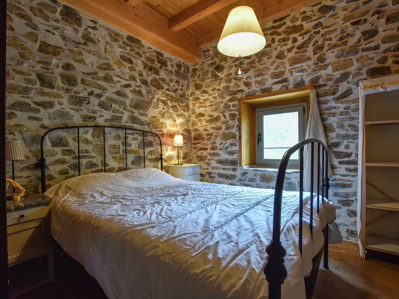 Bauernhaus in Pyrenäen mit Pool in Terrou, Lot