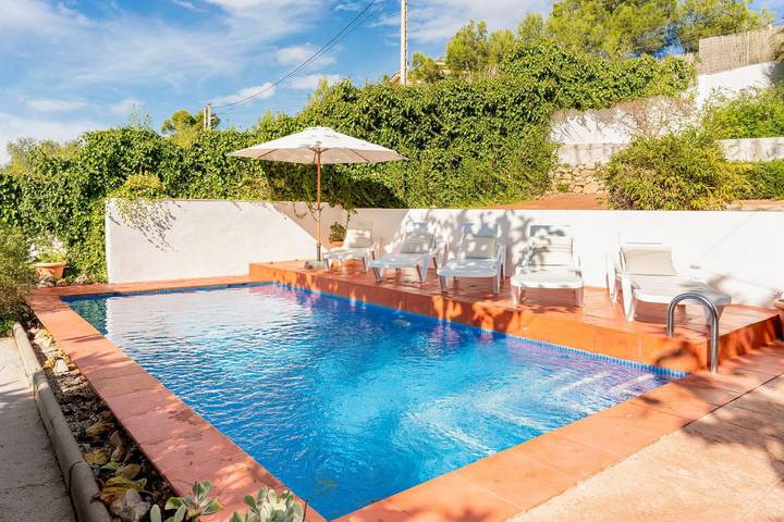 Chalet para 6 personas, con terraza y jardín en Olivella
