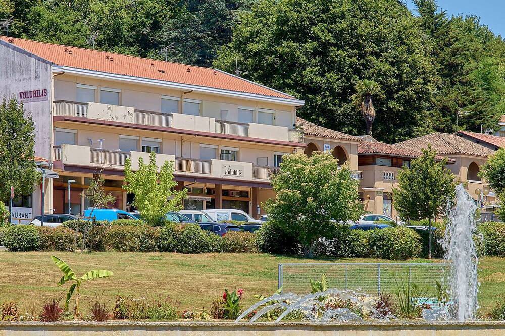 Apartamento entero, Encantador estudio renovado para 2 cerca del Lago de Uby in Cazaubon, Gers
