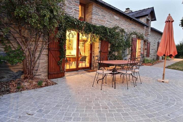 Gîte pour 2 personnes, avec jacuzzi et jardin à La Chevallerais