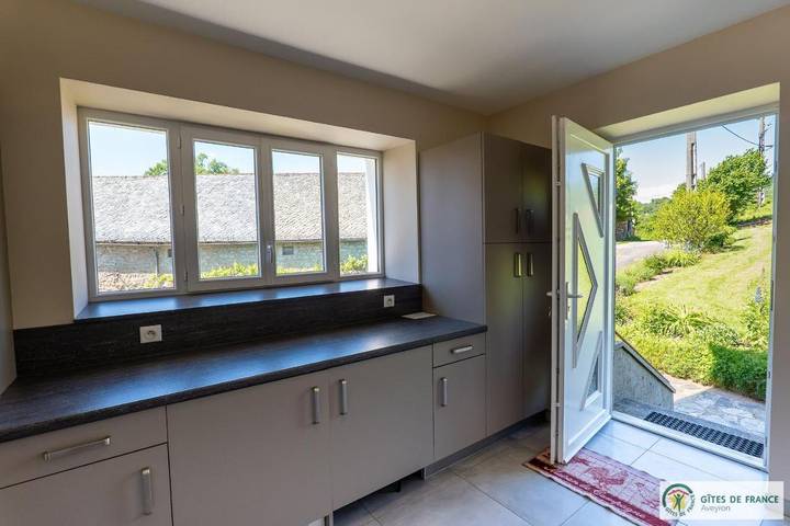 Location de vacances pour 7 personnes, avec jardin et terrasse, animaux acceptés à Villecomtal - 3