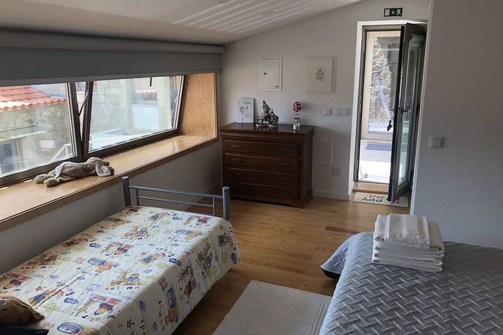 Location de vacances pour 5 personnes, avec terrasse et jardin dans Oliveira de Azeméis - 3