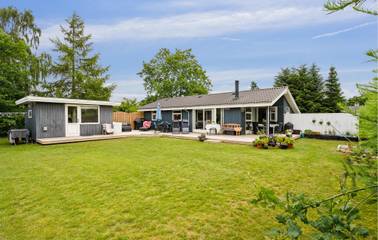 Ferienhaus für 5 Personen, mit Terrasse und Whirlpool sowie Garten in Odder und Umgebung