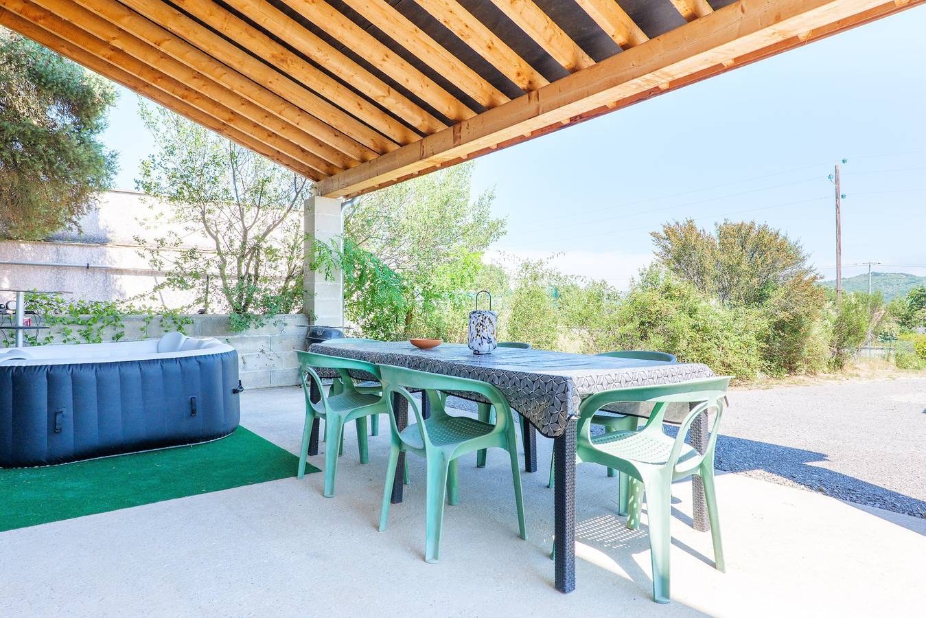 Maison de vacances « Le Gecko » avec terrasse privée et Wi-Fi in Saint-Germain, Ardèche