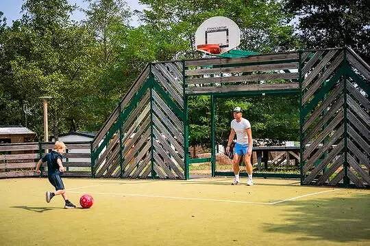 Camping pour 6 personnes, avec terrasse ainsi que piscine et sauna, animaux acceptés à Urrugne - 3