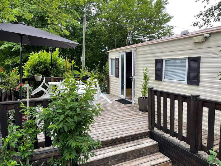 Camping pour 6 personnes, avec Terrasse et Jardin ainsi que Bassin pour enfant et Piscine à Sarlat-la-Canéda