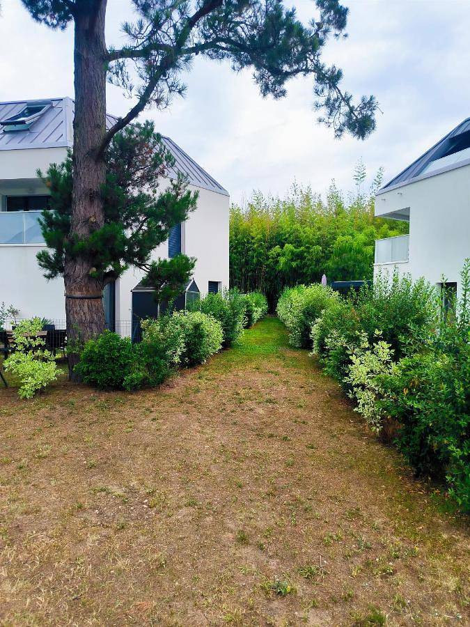 Appartement entier, One-Bedroom Apartment in Villenave-d'Ornon, Région de Bordeaux