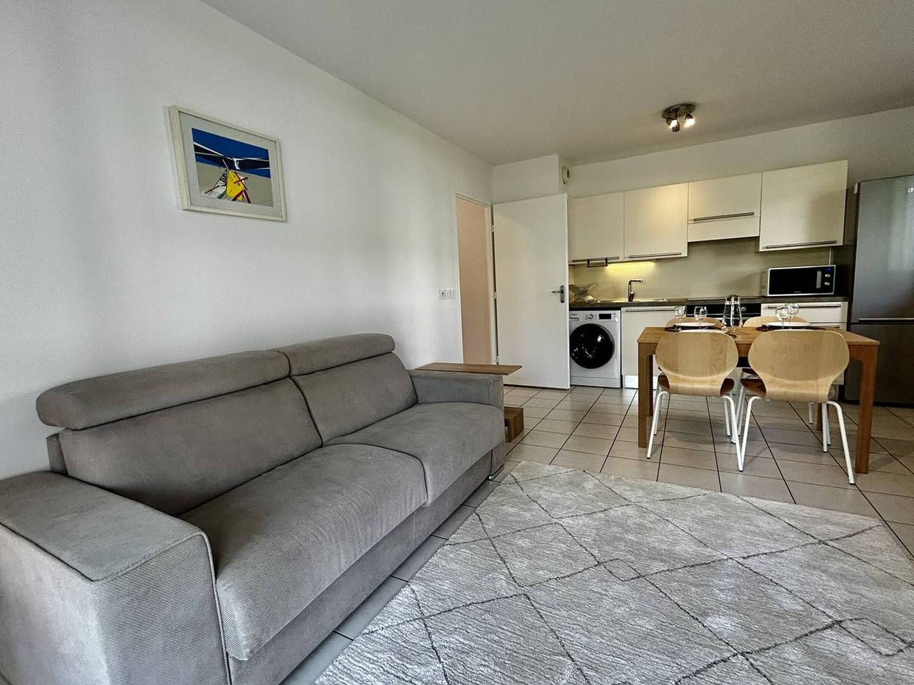 Ganze Wohnung, Appartement am Strand mit Waschmaschine und Internet 1,5 km entfernt in Antibes, Cannes und Umgebung