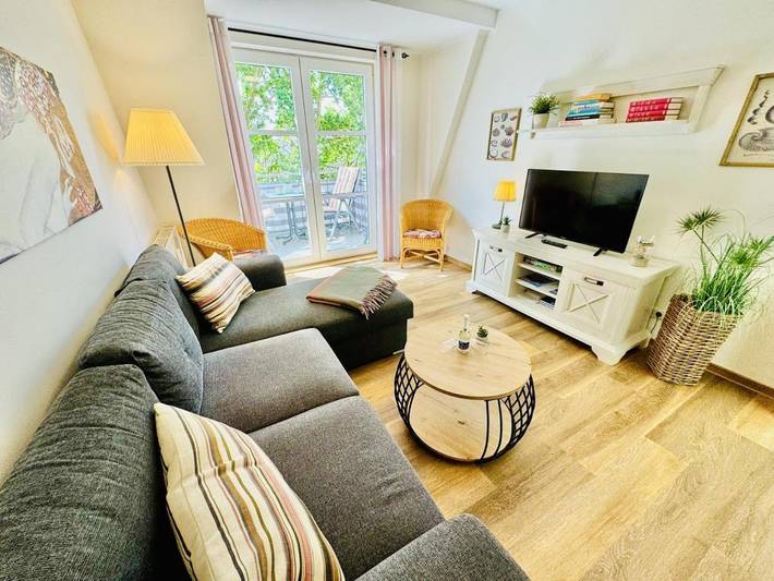 Ferienwohnung für 4 Personen, mit Balkon und Garten in Lichtenhagen