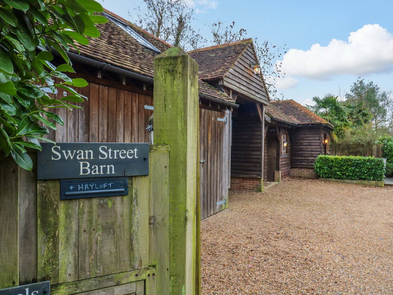 The Hayloft - Beautiful Barn Stay in Charing, Ashford region