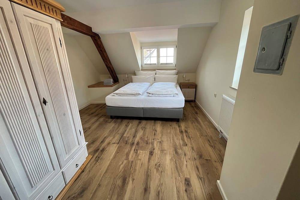 Ganze Wohnung, Ferienwohnung \"Himmelreich\" im alten Weingut in Großkarlbach, Deutsche Weinstraße