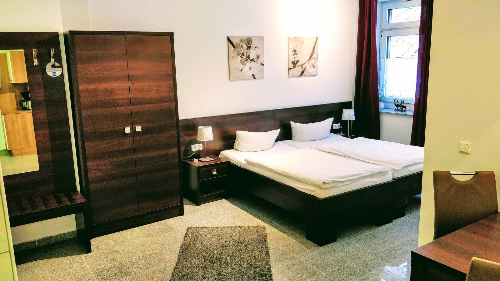 Boardinghouse Stadtvilla Budget - Einbett-Studio mit Küchenzeile und Wlan in Schweinfurt, Fränkisches Weinland