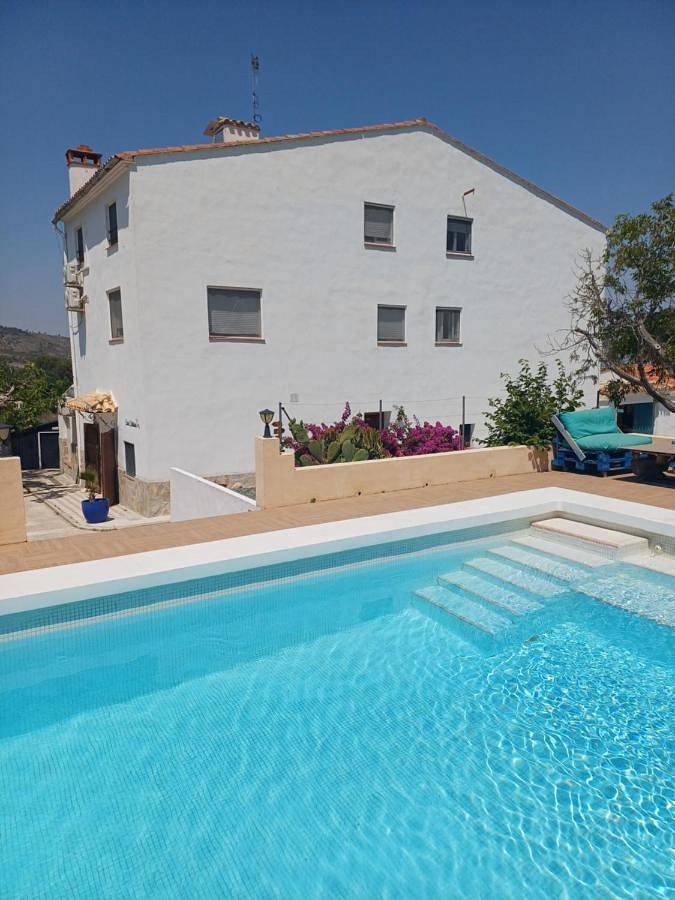 Alojamiento y desayuno para 2 personas, con piscina además de vistas y jardín - 1