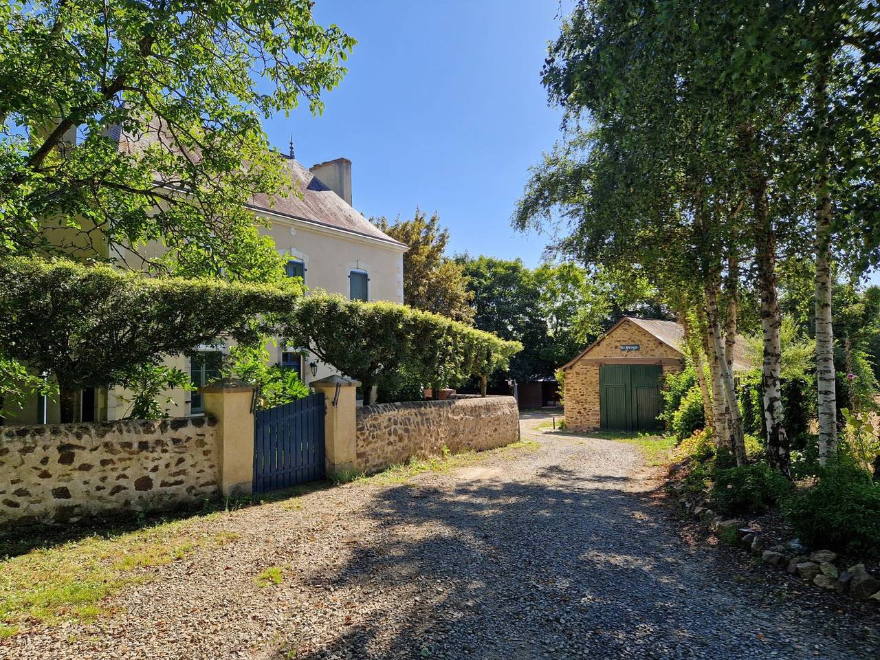 Gîte 15 personnes avec piscine et terrain de tennis in Beaulieu-sur-Oudon, Mayenne