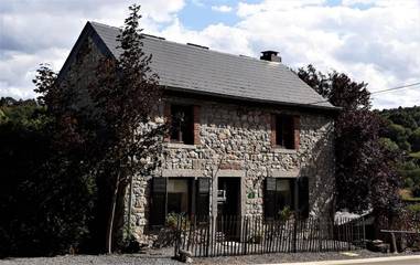 Gîte pour 6 personnes, avec jardin et vue, animaux acceptés à Beauraing