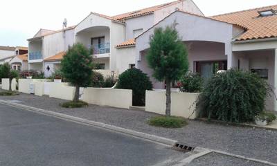 Gîte pour 4 personnes, avec piscine et terrasse dans Plage de La Parée