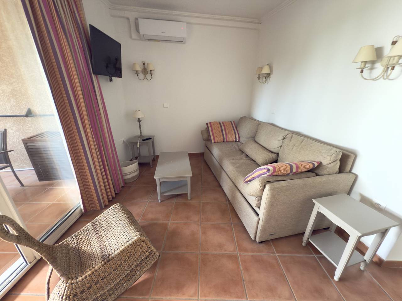 Apartamento entero, Apartamento con aire acondicionado en Provenza, cerca del Golf de Pont Royal in Mallemort, Region de Arles