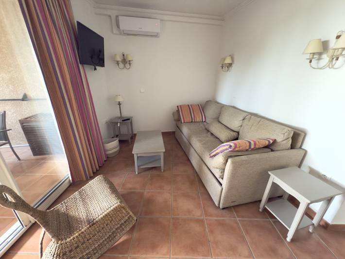 Gîte pour 4 personnes, avec piscine ainsi que jardin et terrasse à Mallemort - 4