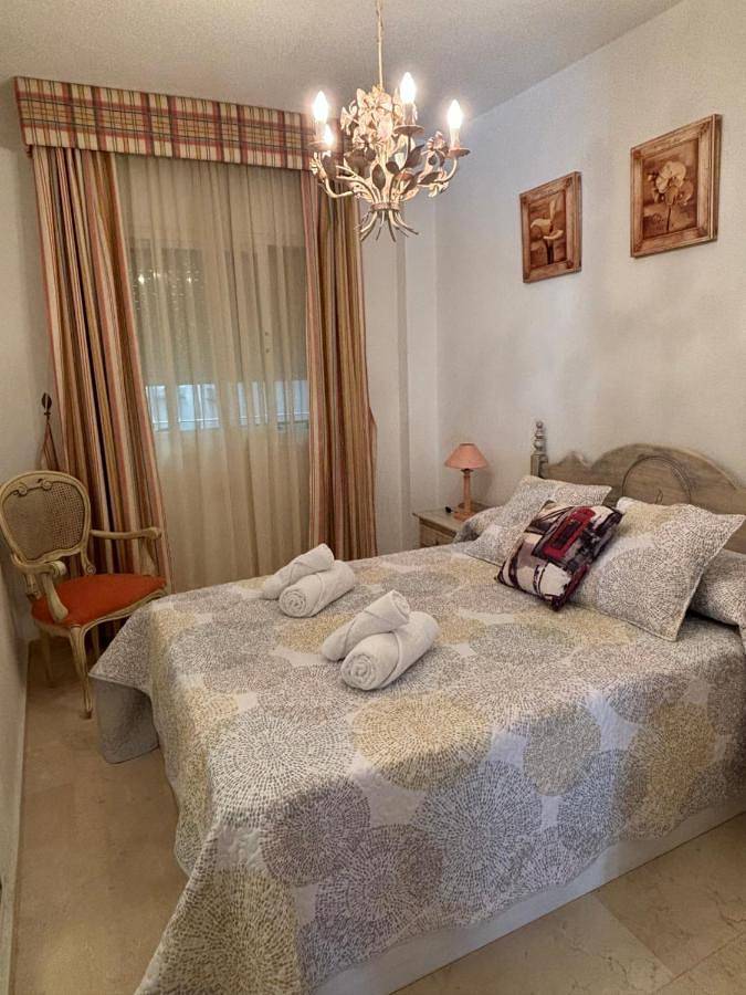 Appartement de vacances pour 4 personnes, avec Balcon et Terrasse ainsi que Jardin et Piscine à Calahonda - 2