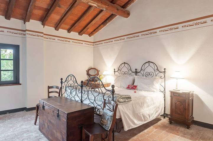 Location de vacances pour 6 personnes, avec jacuzzi et jardin à Stagno Lombardo - 4