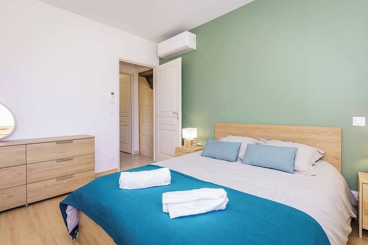 Location de vacances pour 8 personnes, avec jardin et terrasse à Montgesty - 3