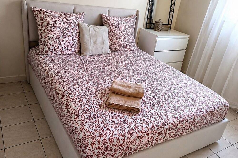 Spacious & Comfortable house in Monteux, next to Parc Spirou and Wave Island. in Monteux, Vaucluse