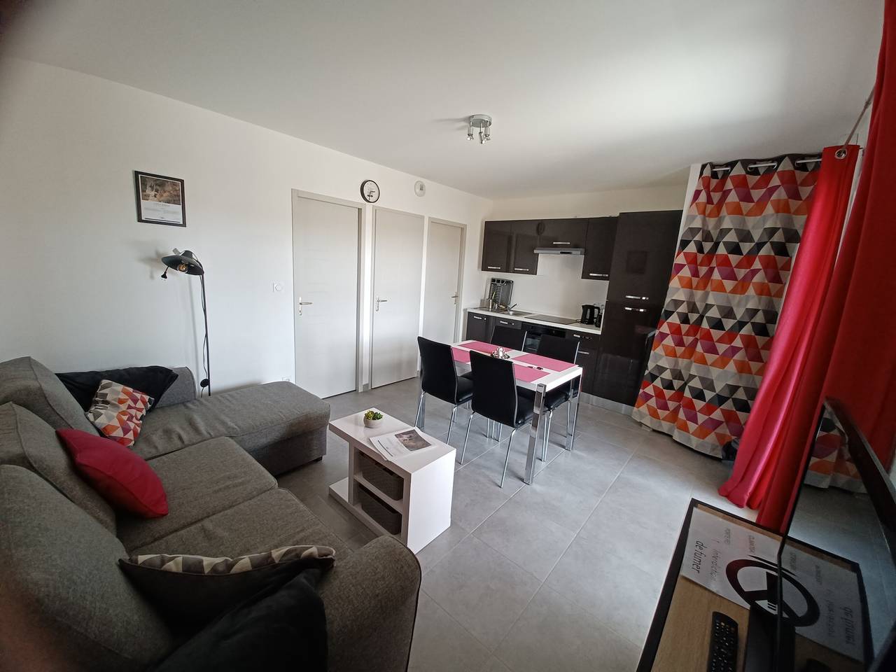 Appartement „Résidence Château Saint Martin“ mit Balkon, Wlan und Klimaanlage in Saint-Martin-d'Ardèche, Gorges de l’Ardèche