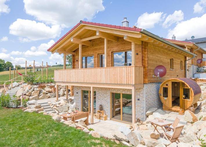 Ferienhaus für 6 Personen, mit Balkon und Whirlpool sowie Terrasse und Garten in Bischofsgrün