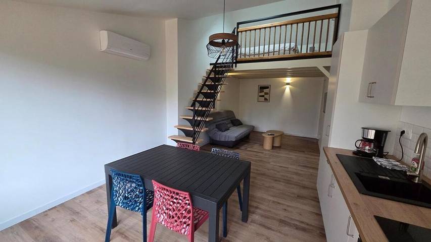 Location de vacances pour 4 personnes, avec Terrasse à Saint-Rémy-la-Varenne - 2